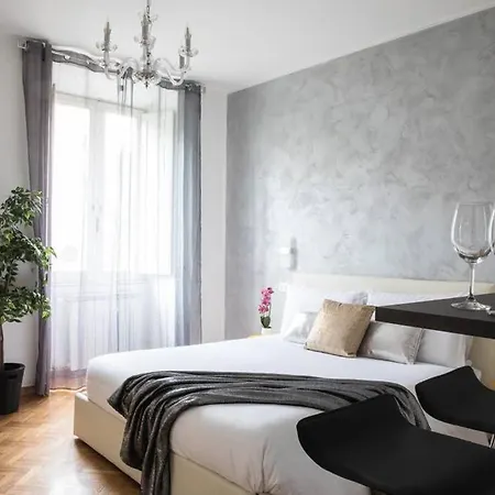 Silver Luxury Jacuzzi Suite Trastevere-2